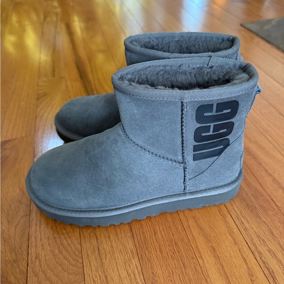 UGG Charcoal Suede Short Boots - Picture 4 of 7